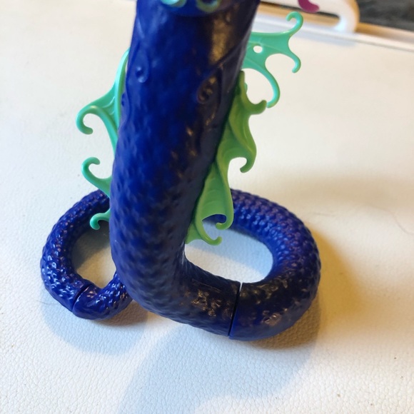 Monster High Peri And Pearl Serpentine Great Scarrier Reef 2 Headed Doll Mermaid - Picture 6 of 6